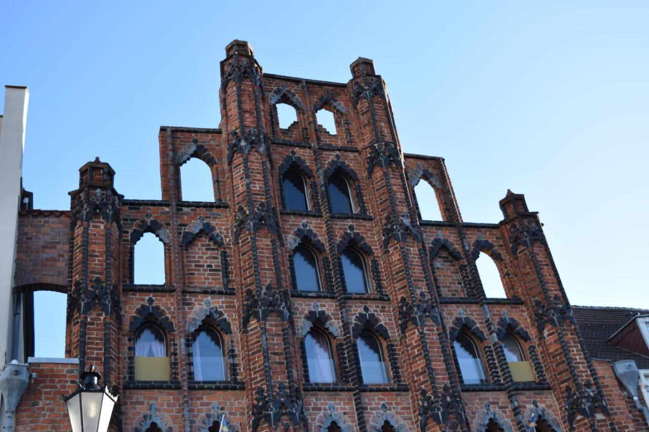 Altstadt Luebsche Strasse Wißmar Buitenkant foto